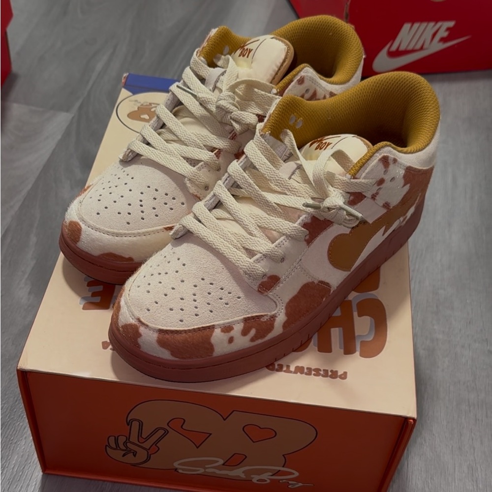 Sad Boy Chocolate Milk | size 9